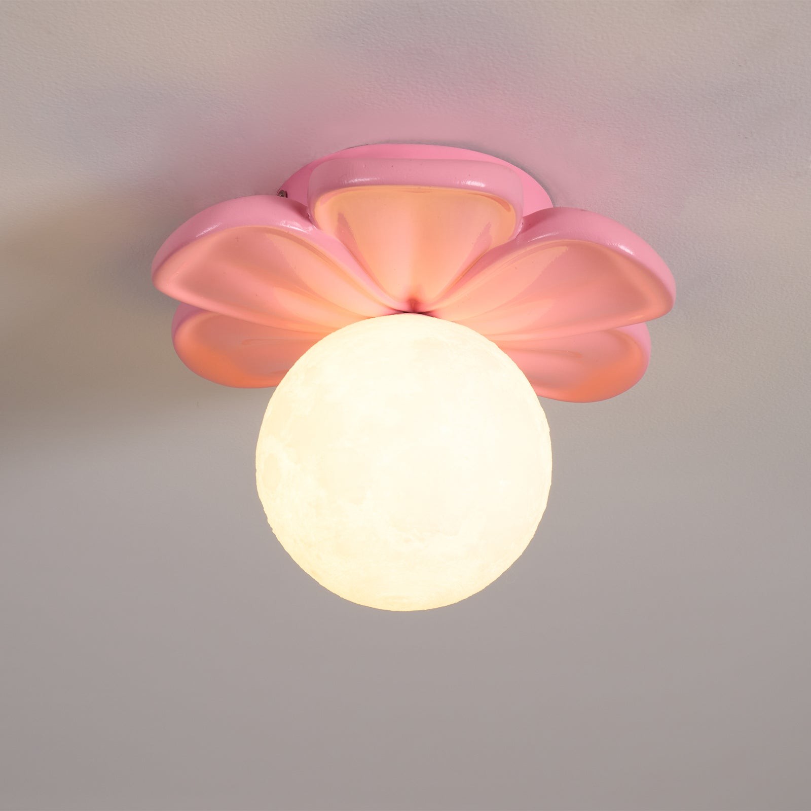 Crèmekleurige bloemvormige plafondlamp HL2961