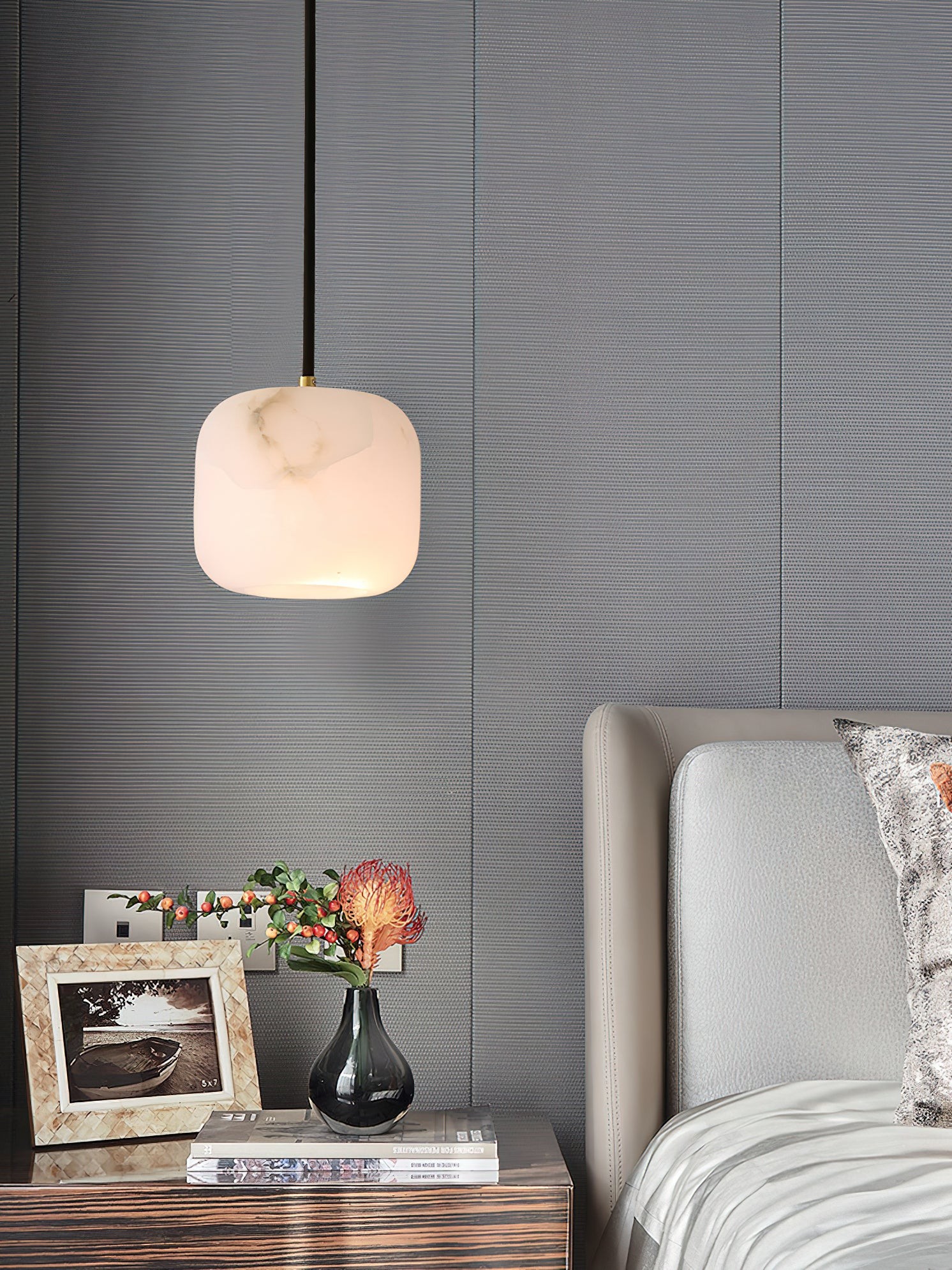 Alabaster hanglamp voor naast het bed HL2976