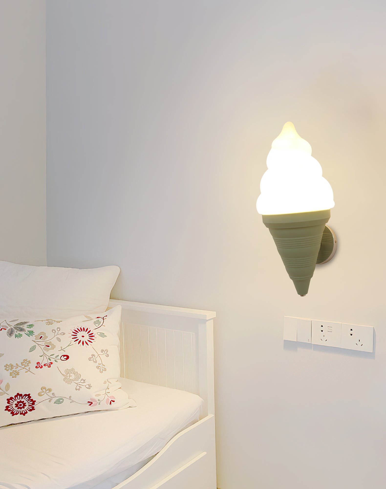 Eenvoudige ijsjeswandlamp HL1186