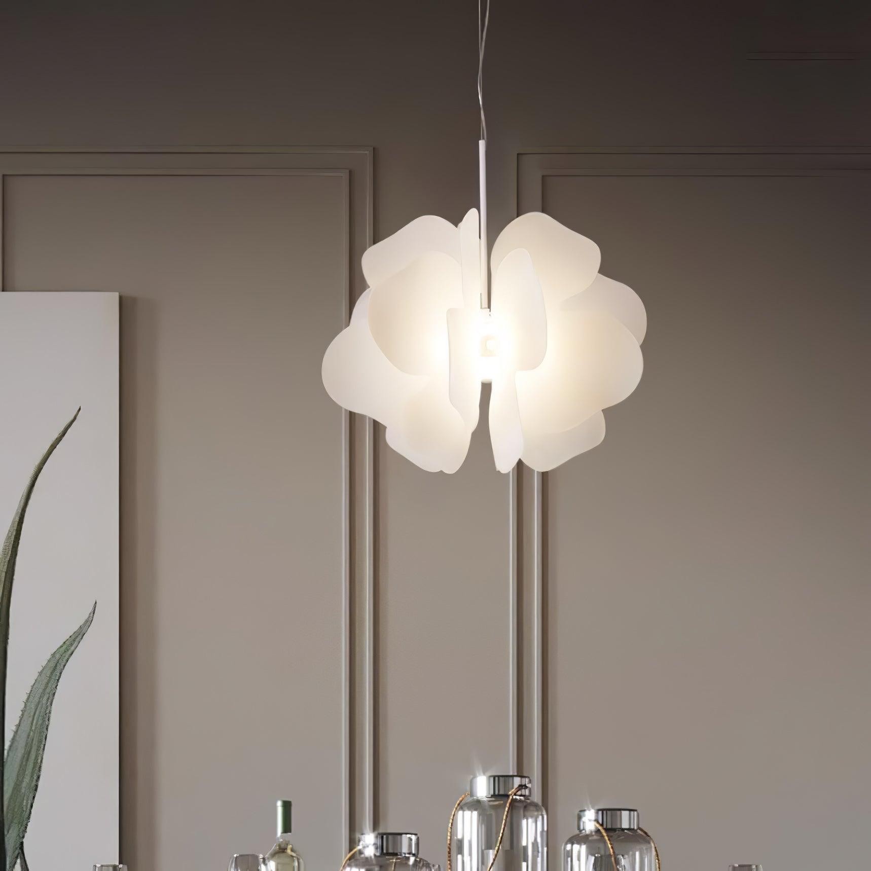 Moderne hanglamp met plastic bloemendesign HL673