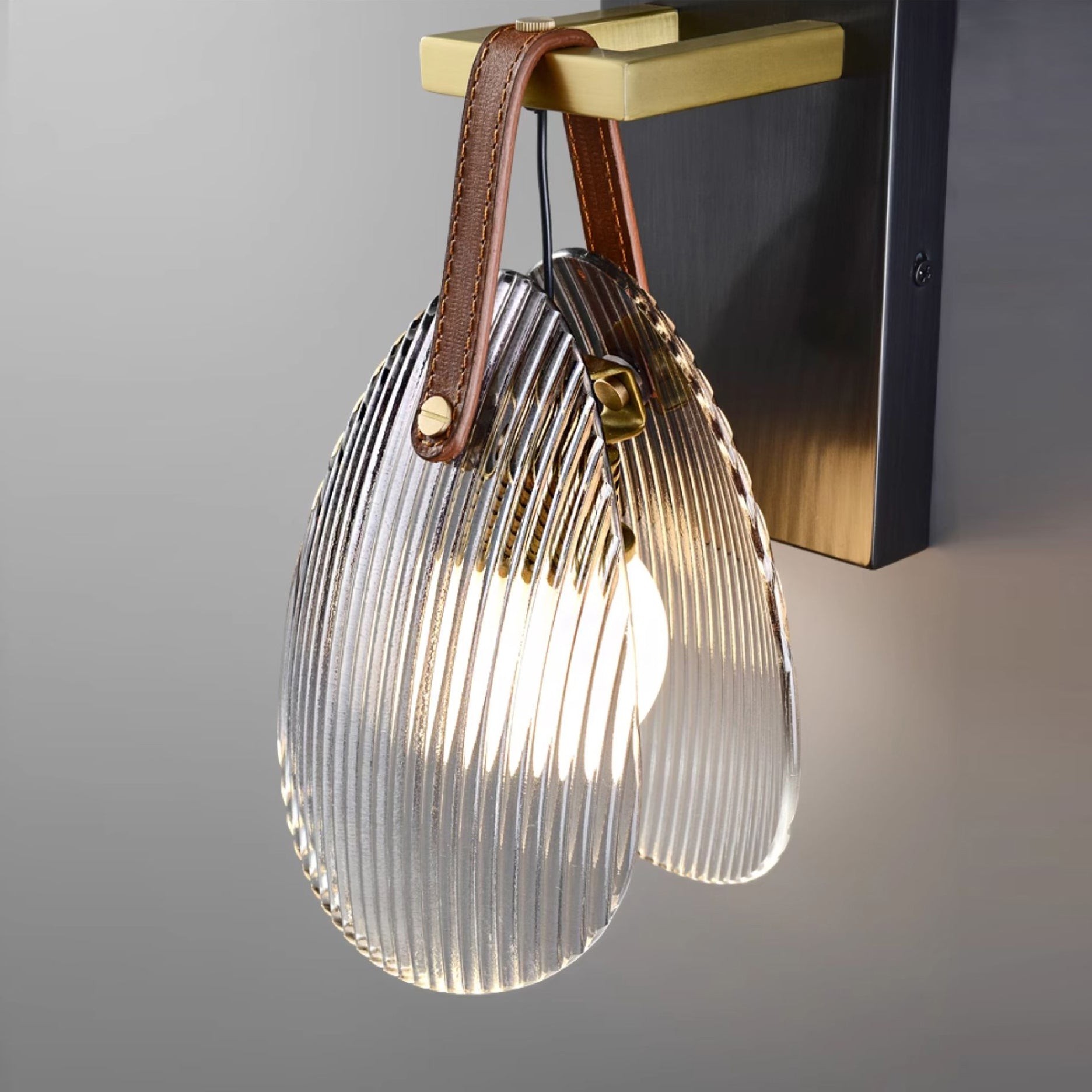 Schelpvormige glazen wandlamp HL3016