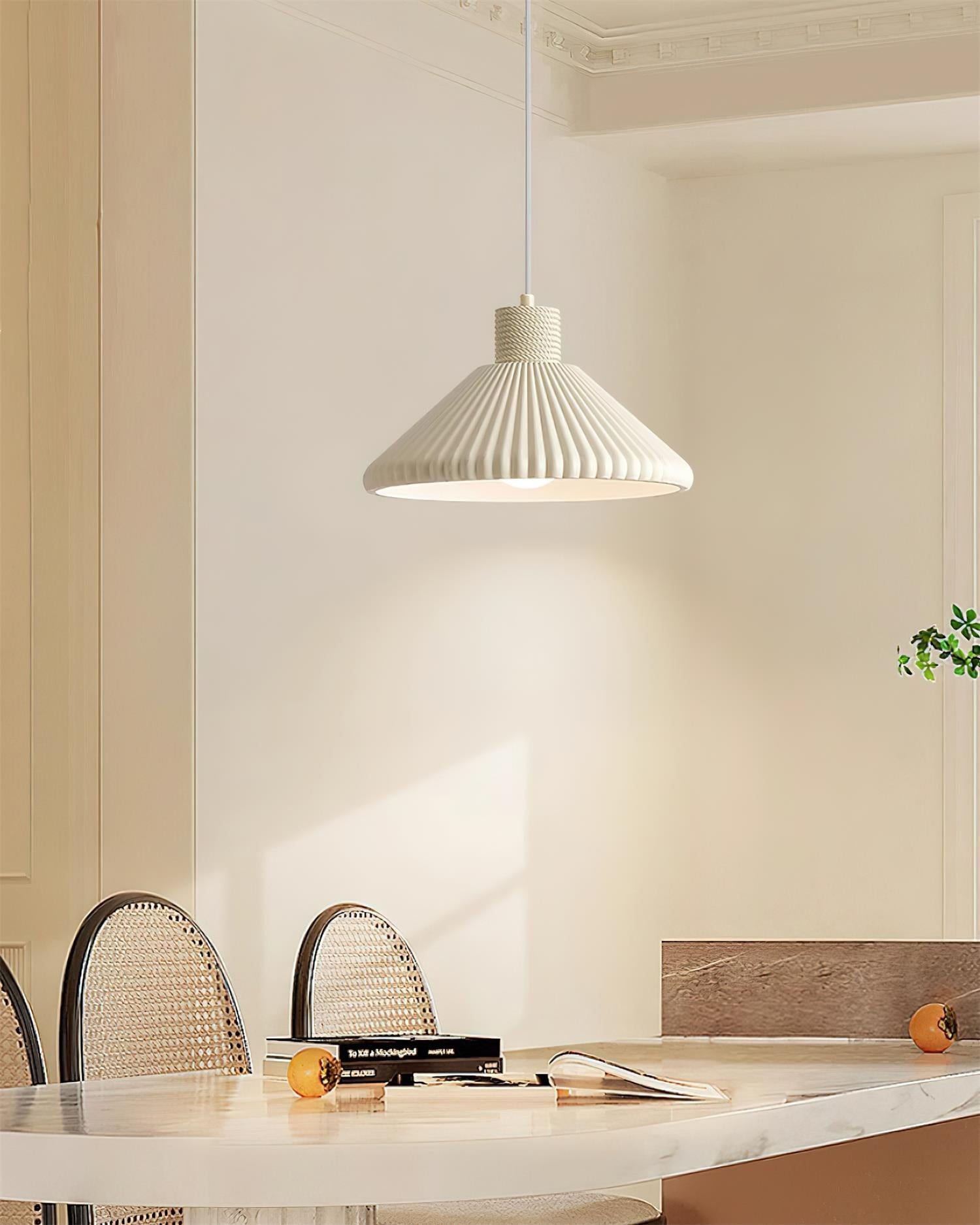 Crèmekleurige kegelvormige gestreepte hanglamp HL723