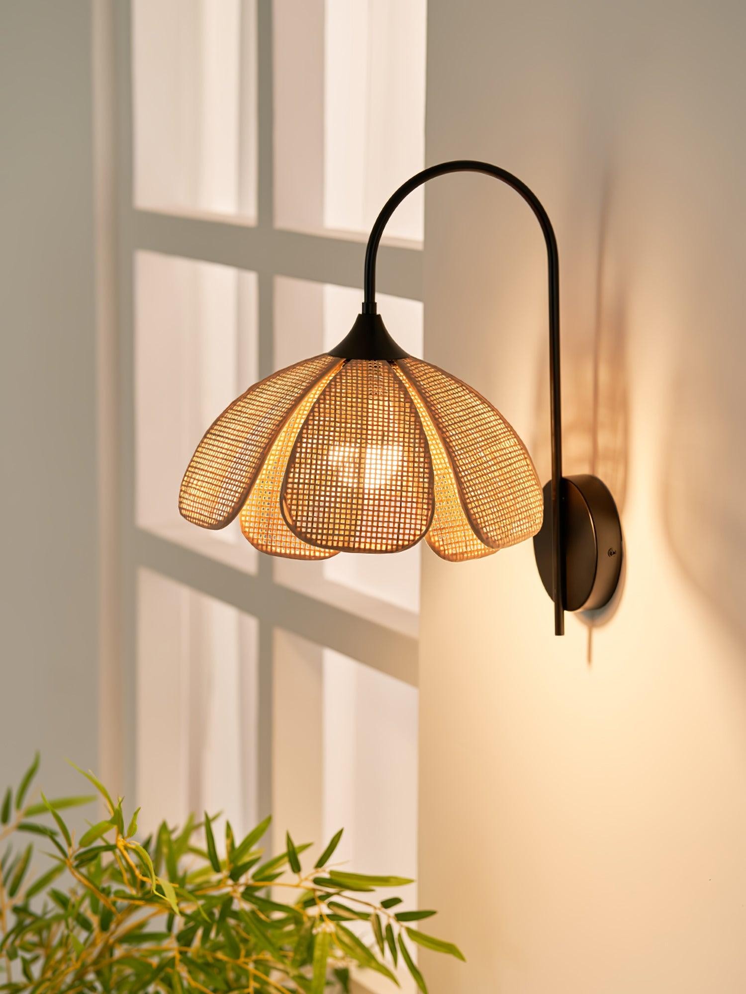 Rotan Bloemblaadje Wandlamp HL795