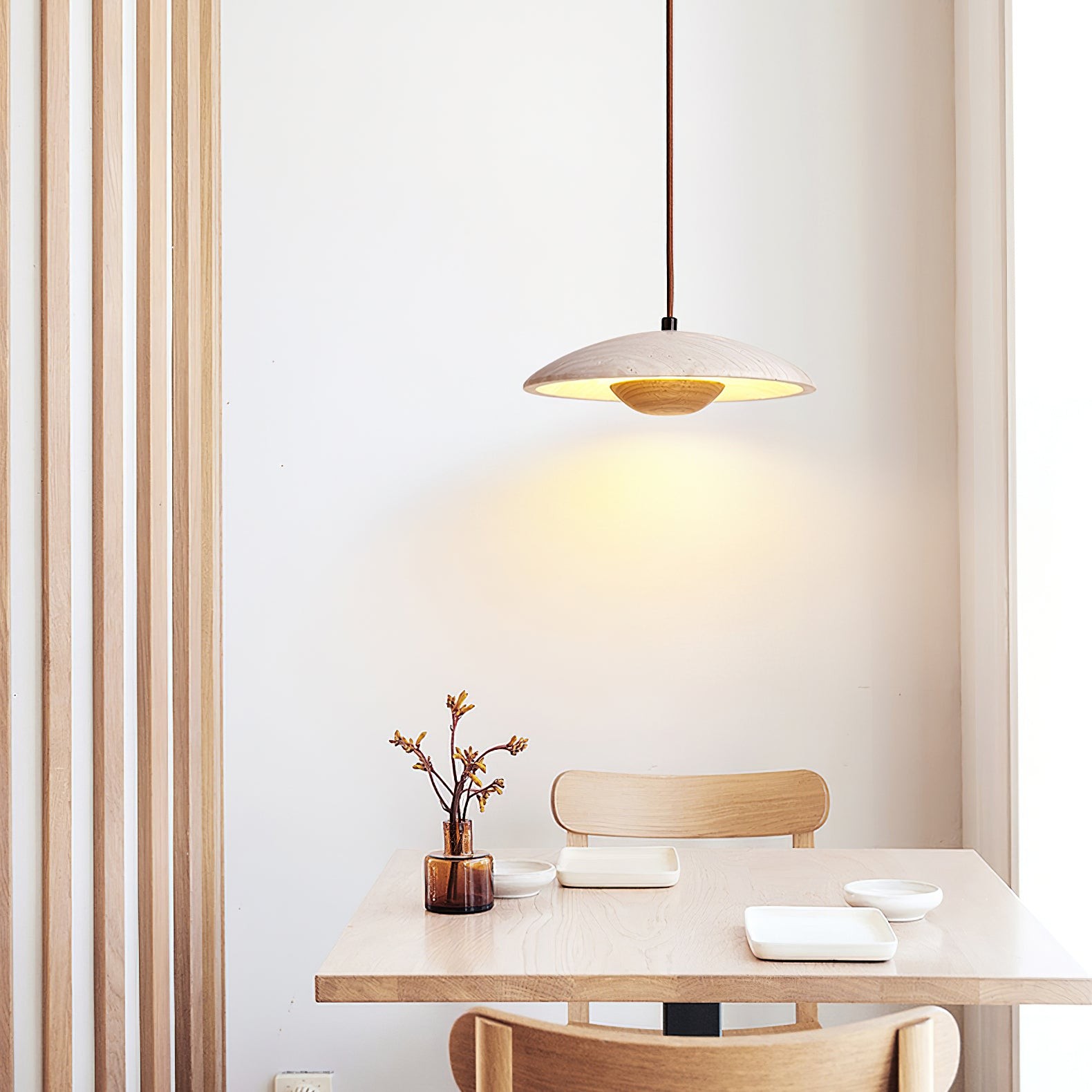 Crèmekleurige houten hanglamp HL737