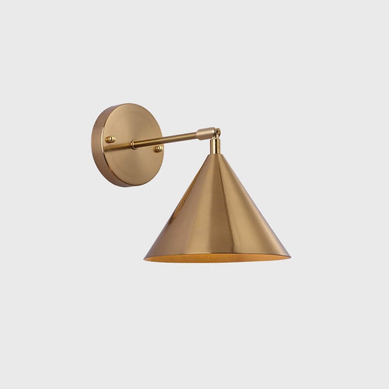 Moderne, eenvoudige, kegelvormige wandlamp met één lichtpunt van geplateerd messing, HL1412