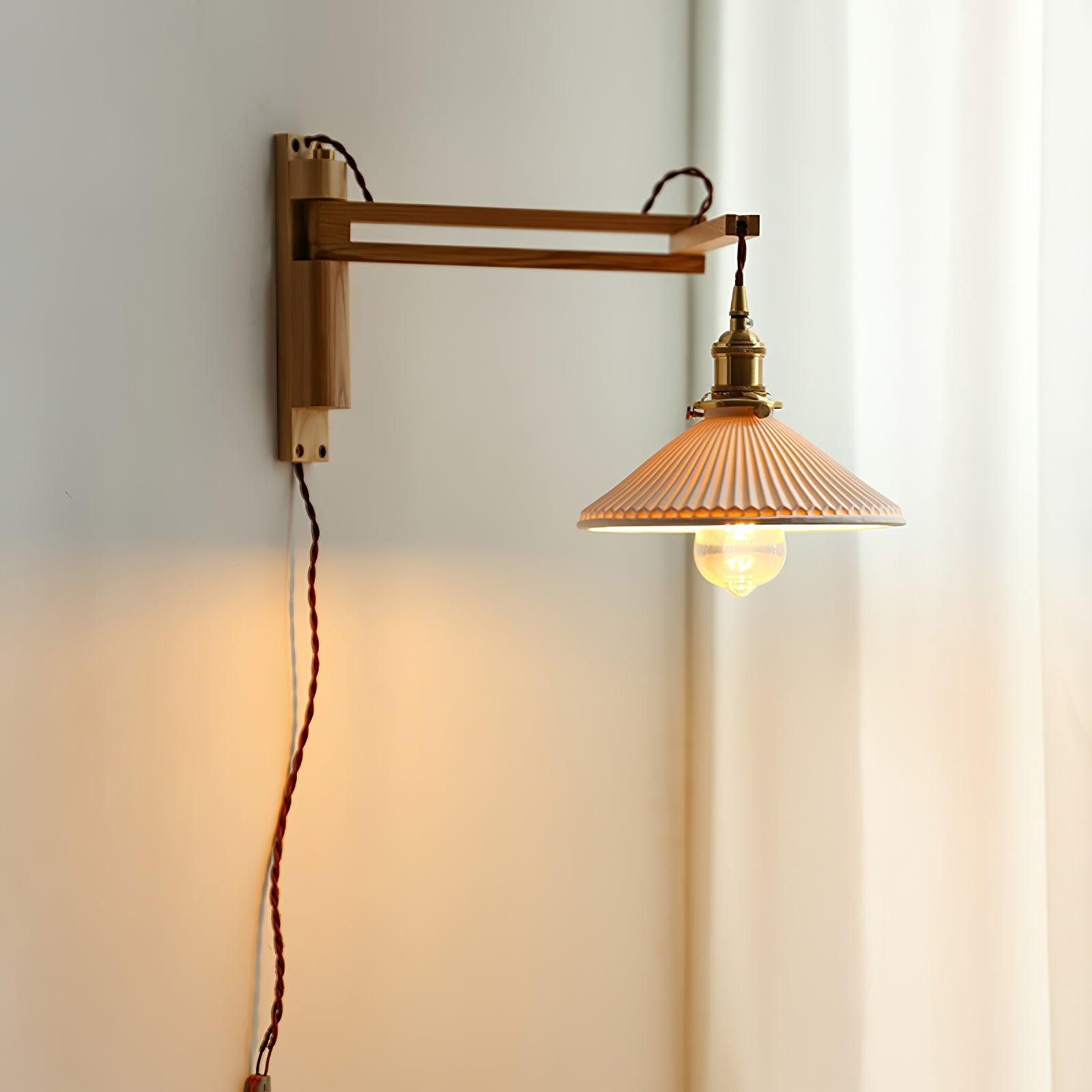 Walnoot Taps Toelopende Geribbelde Keramische Zwenkarm Wandlamp HL1077