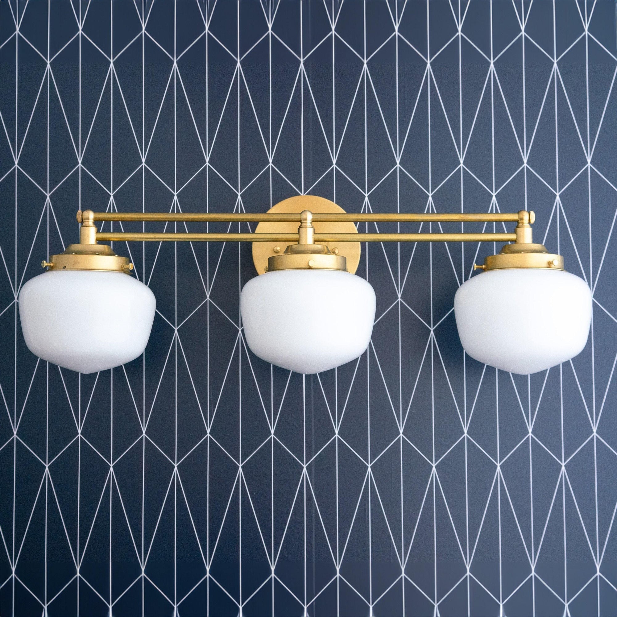Opalume glazen Art Deco badkamerlamp - wandlamp met witte glazen kappen HL1668
