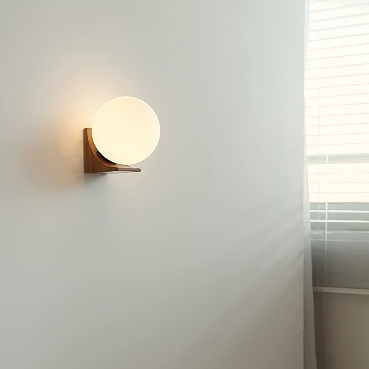 Minimalistische houten geometrische beugel glazen bol wandlamp HL444