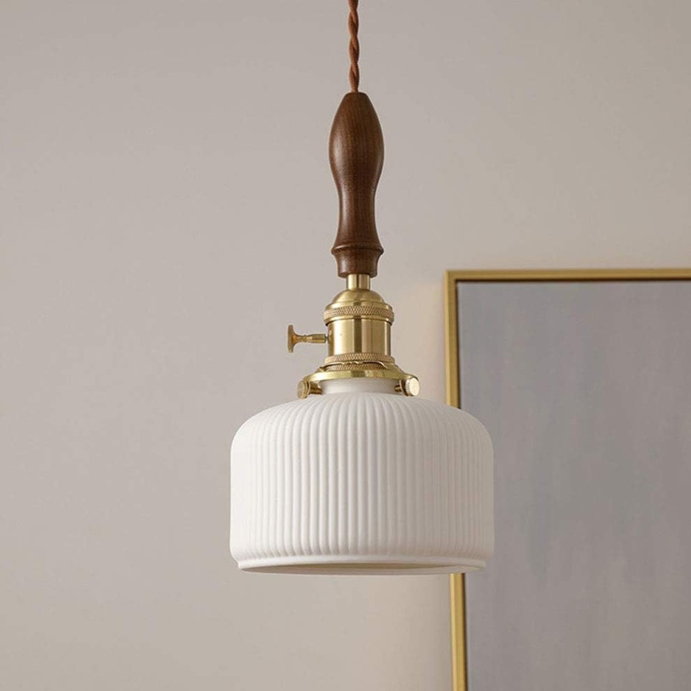 De gladde keramische hanglamp HL3416