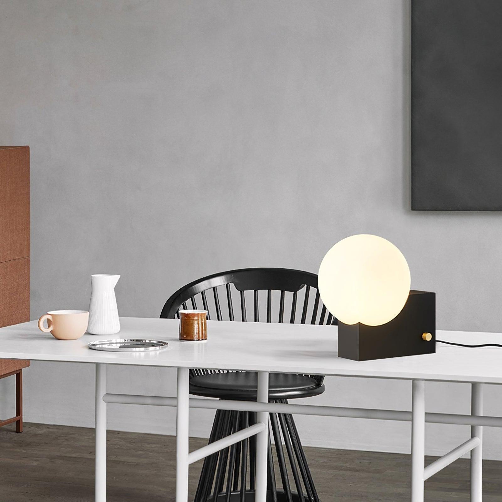 Geometrische lampenvoet glazen bol tafellamp HL523
