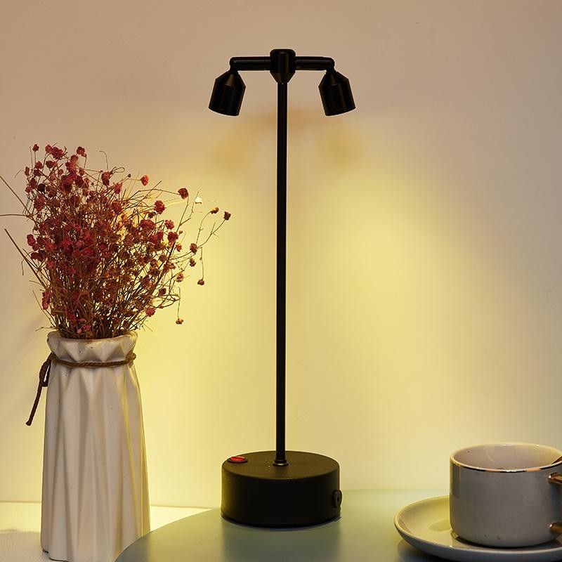 Minimalistische Industriële Metalen Tafellamp HL20