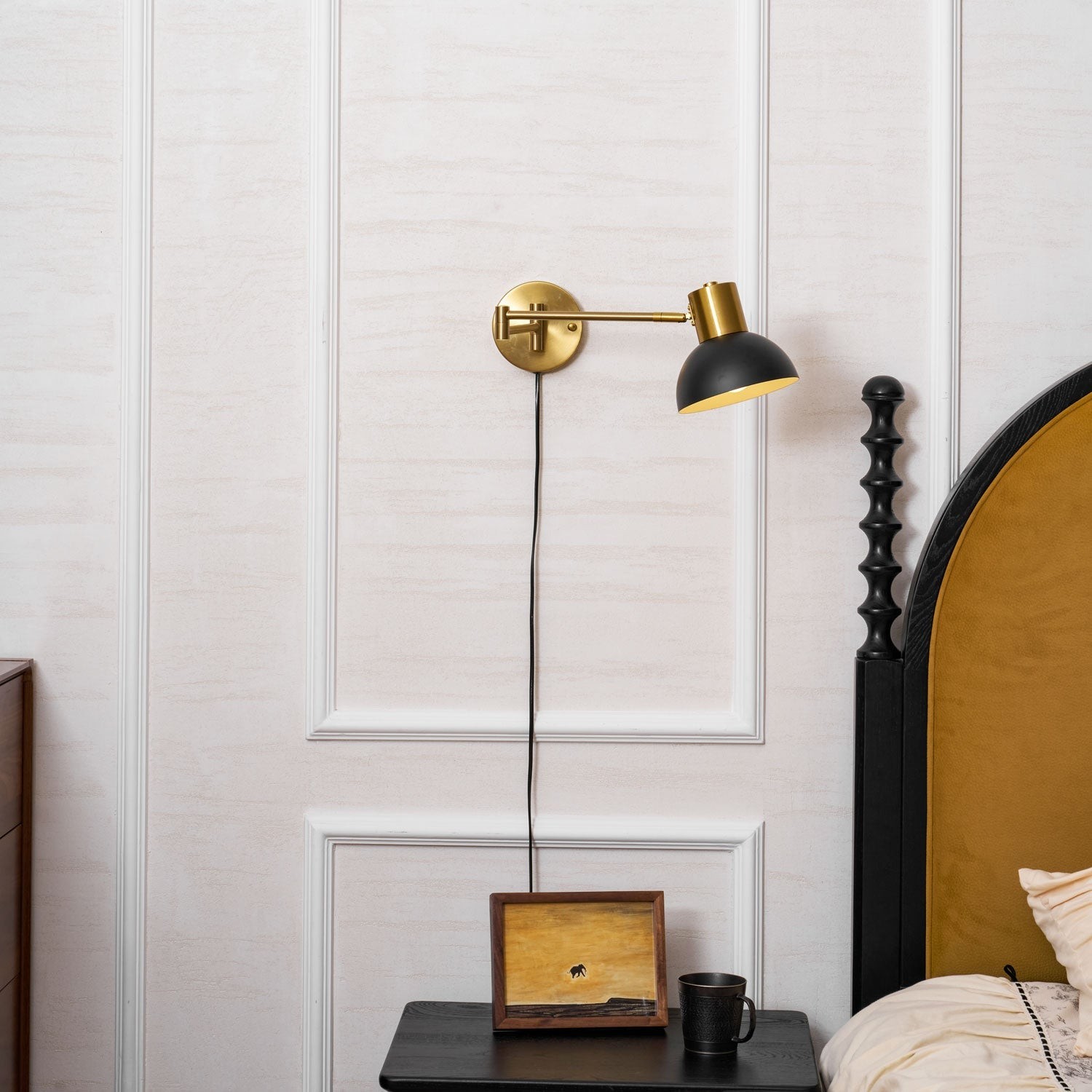Verstelbare arm wandlamp met stekker HL2924