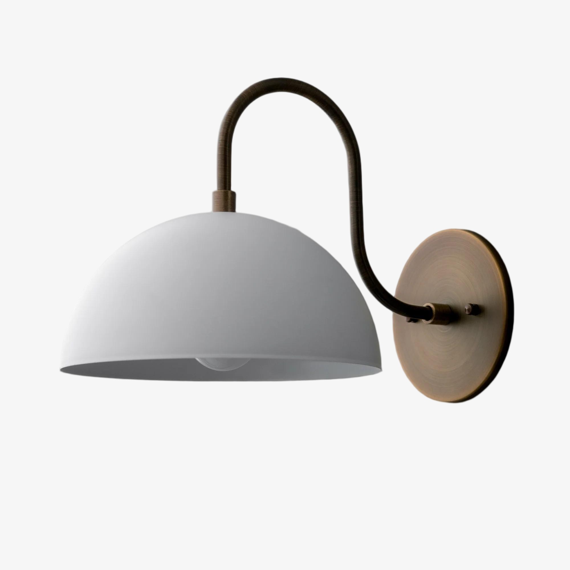 Curva Metalen Industriële Wandlamp - Gebogen Messing Arm - Gehamerde Koepellamp HL1770