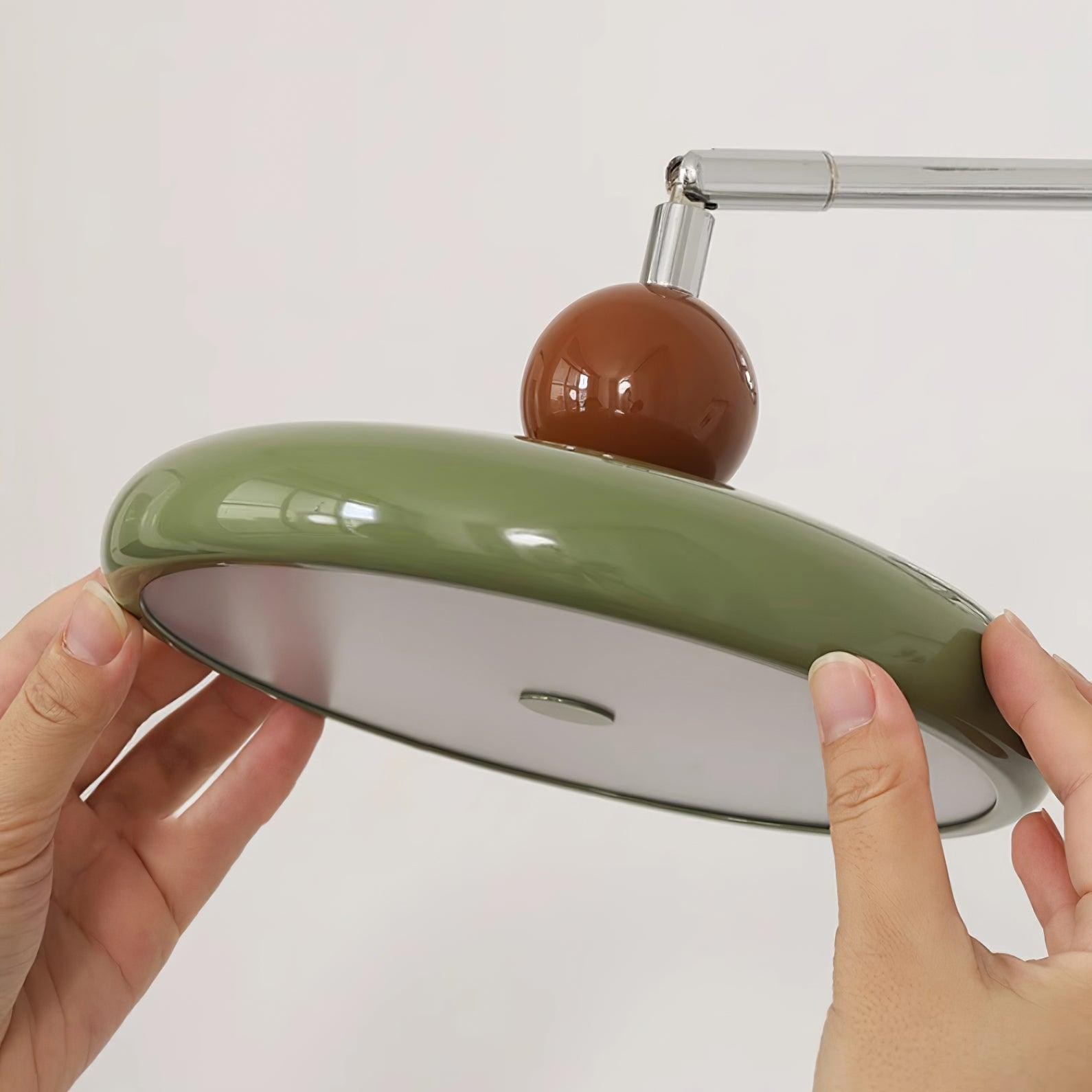 Wandlamp met draaibare arm voor aan het bed HL605