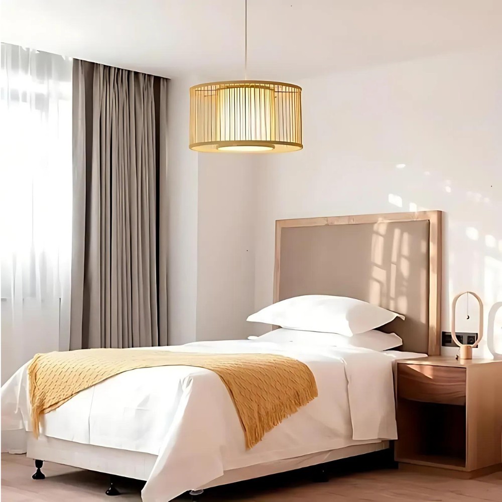 Hanglamp van bamboe met nachtvlindermotief HL3453