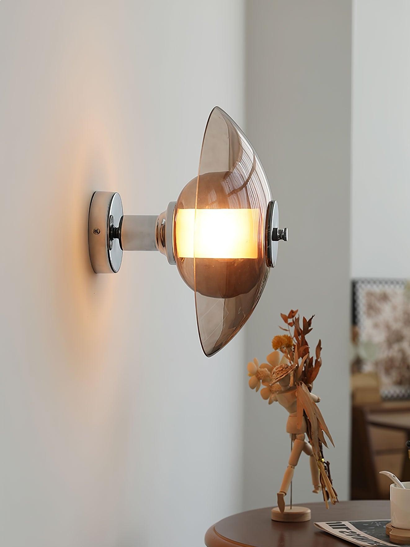 Vliegende Schotel Plug-in Wandlamp HL425