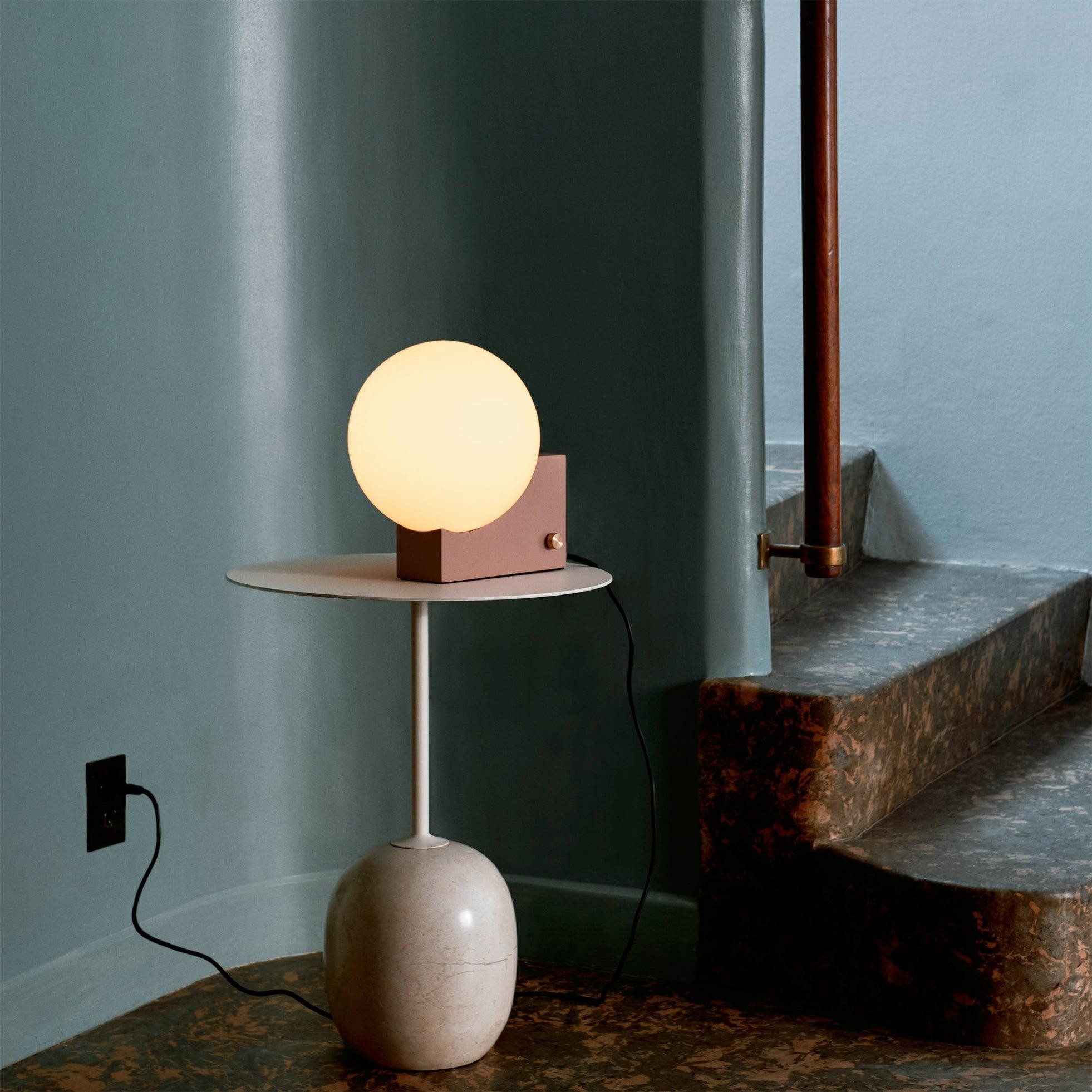 Geometrische lampenvoet glazen bol tafellamp HL523