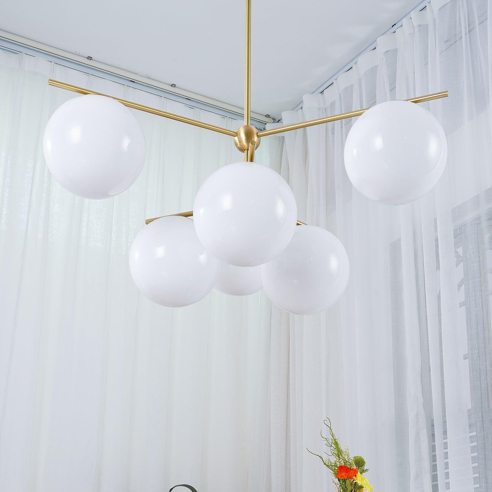 Luxe kroonluchter met bolvormige steel en messing HL1230