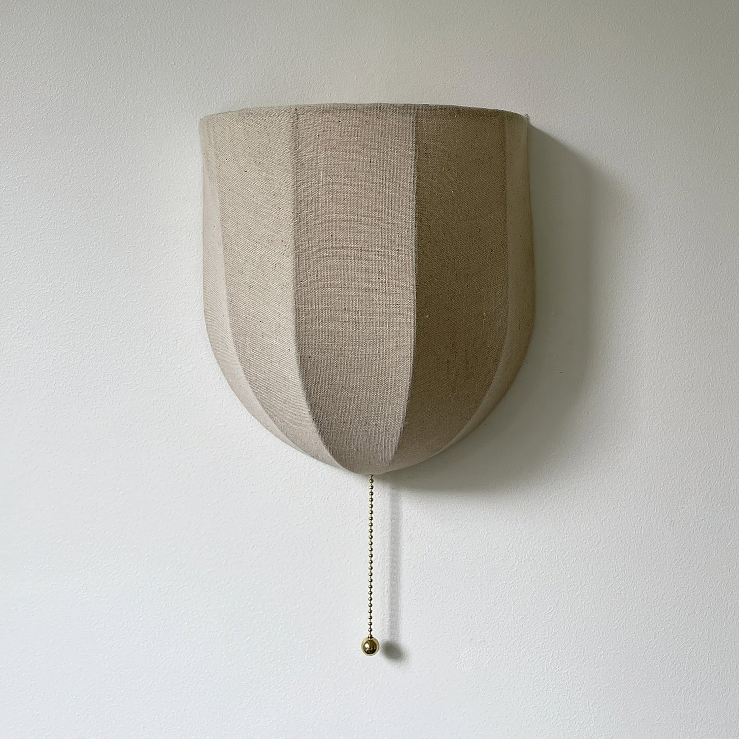 Fablune linnen wandlamp - moderne wandlamp met stoffen kap en textuur voor de woonkamer HL1134