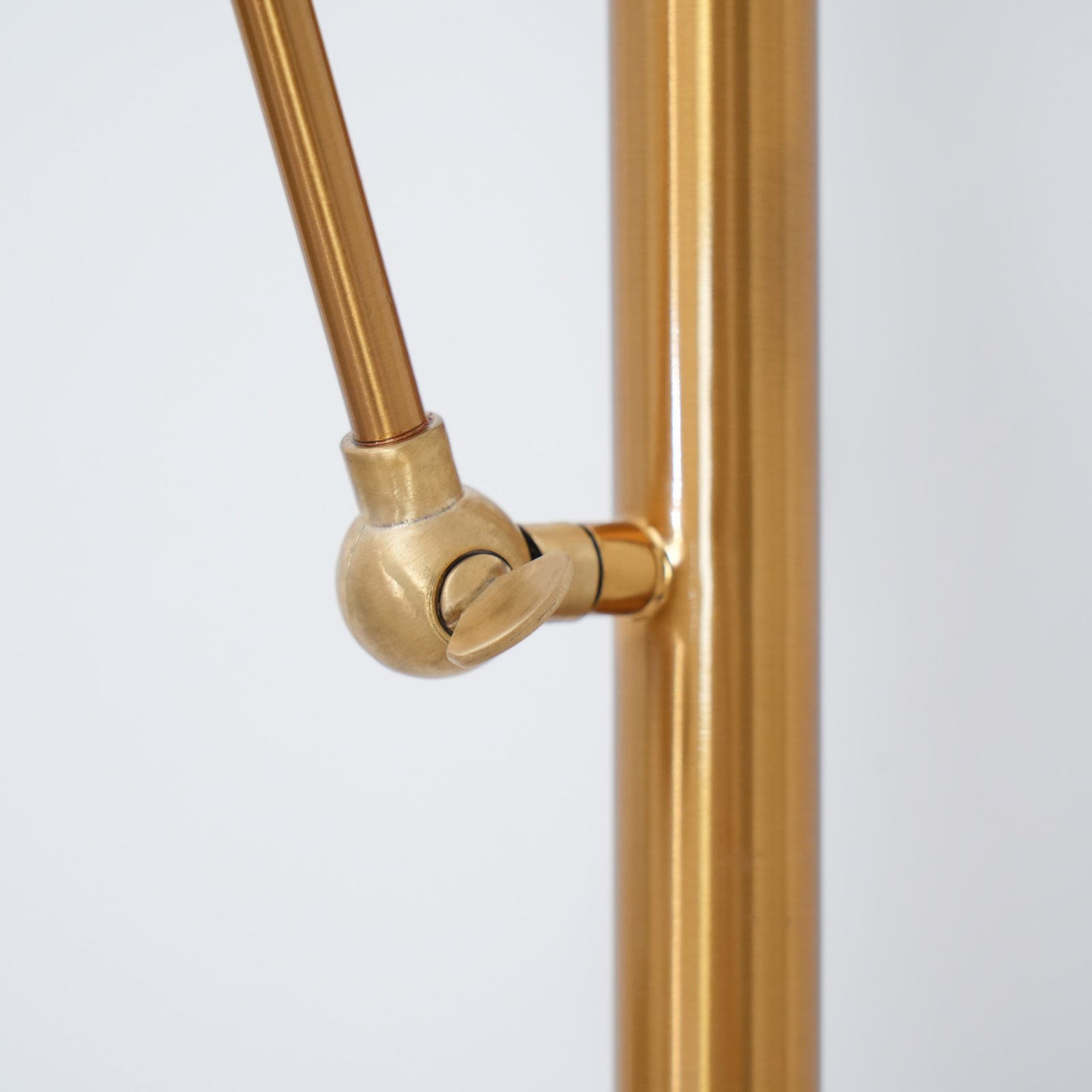 Met frameondersteuning staande lamp HL1201