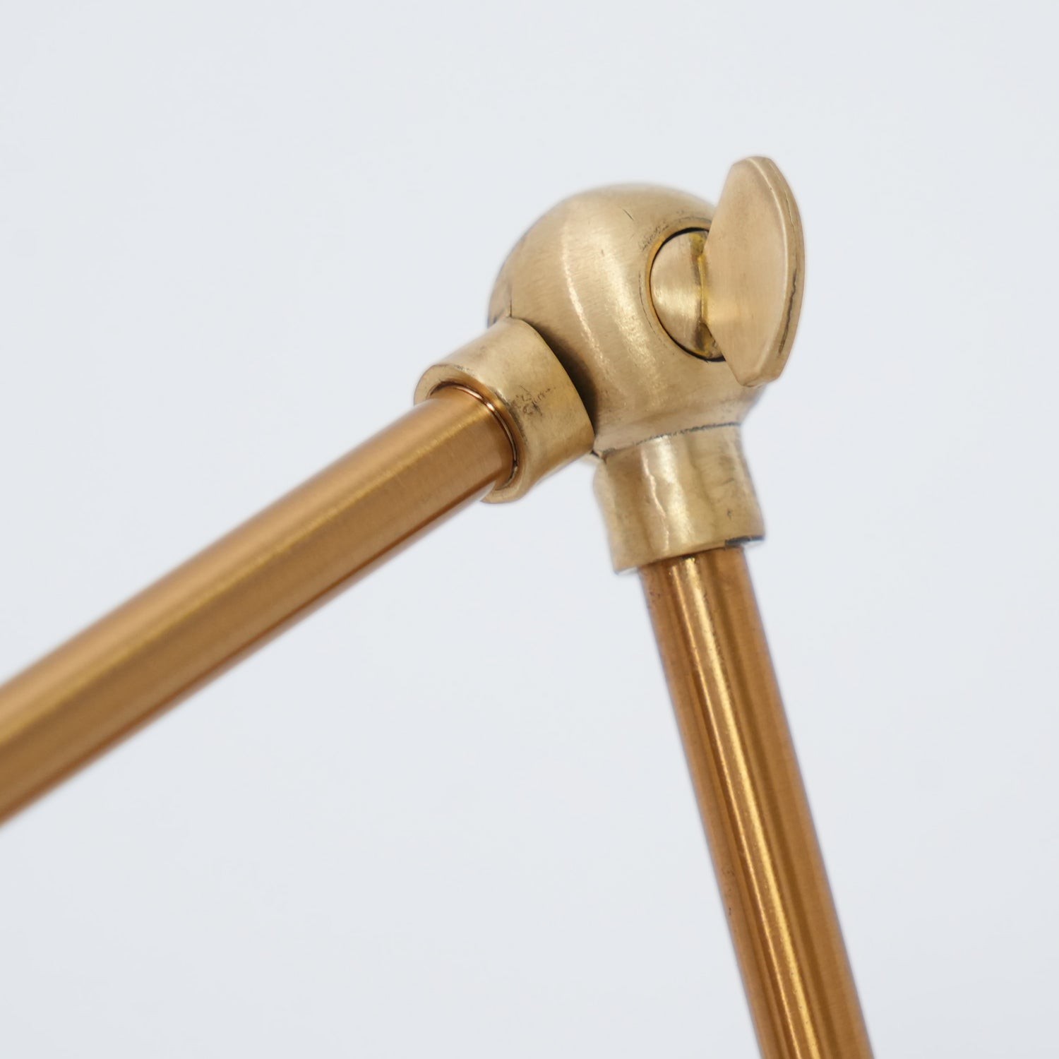 Met frameondersteuning staande lamp HL1201