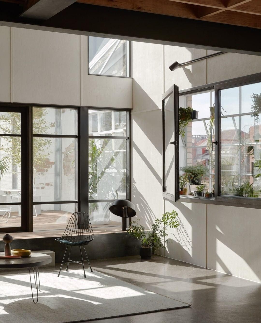 Modern minimalistisch design tafellamp met kromme kop HL652