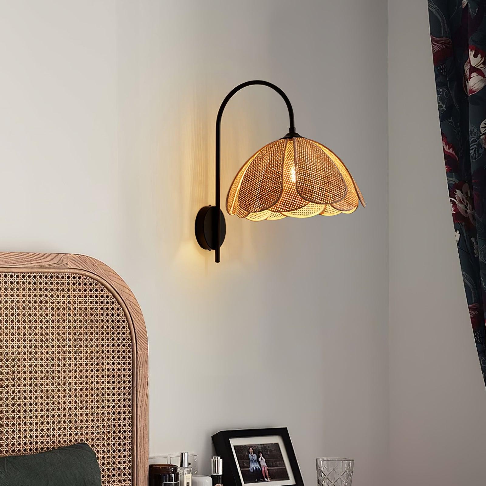 Rotan Bloemblaadje Wandlamp HL795