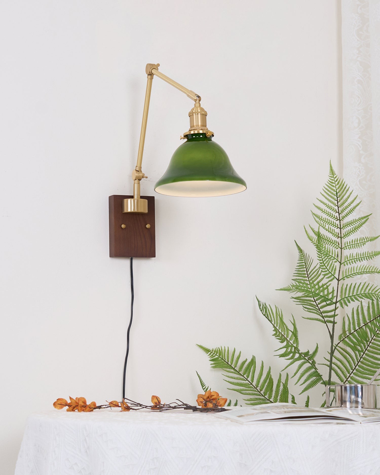 Banker Swing Arm Plug In Wandlamp HL369