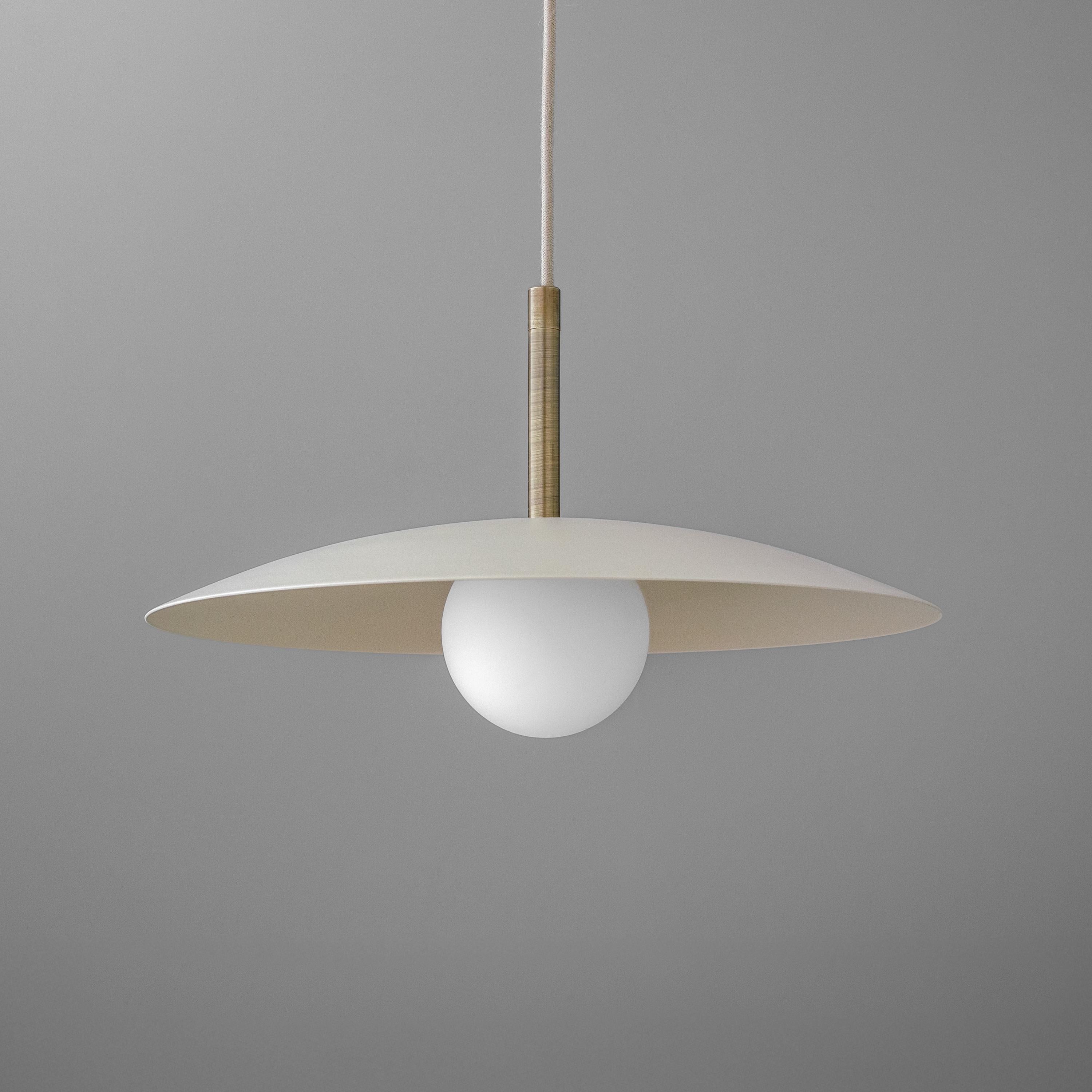Curva metalen minimalistische hanglamp - moderne accentschijfkap van messing HL1764