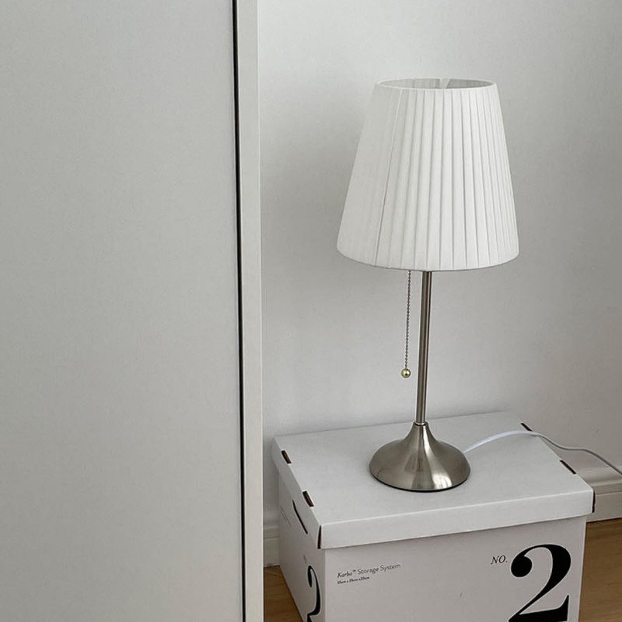 Metalen voet nachtkastje lamp HL359