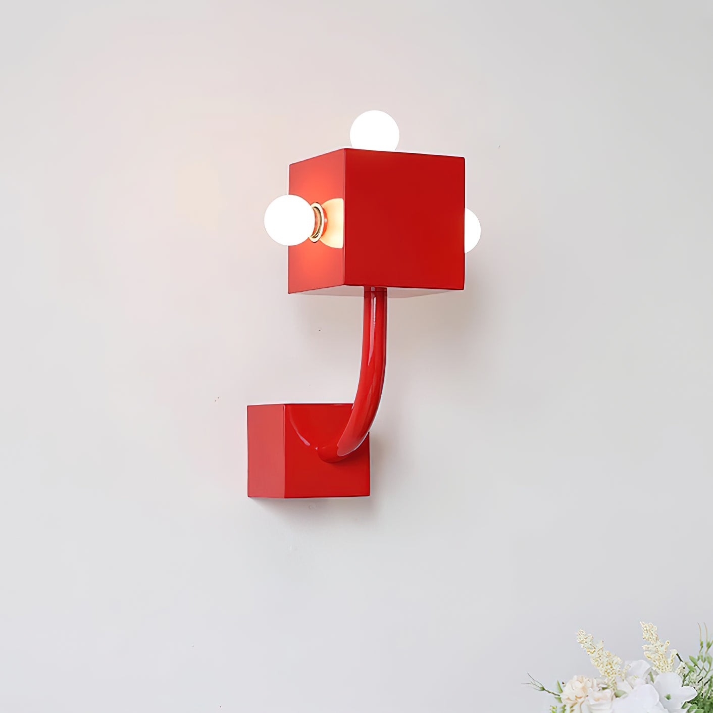 Rode kubus metalen wandlamp HL792