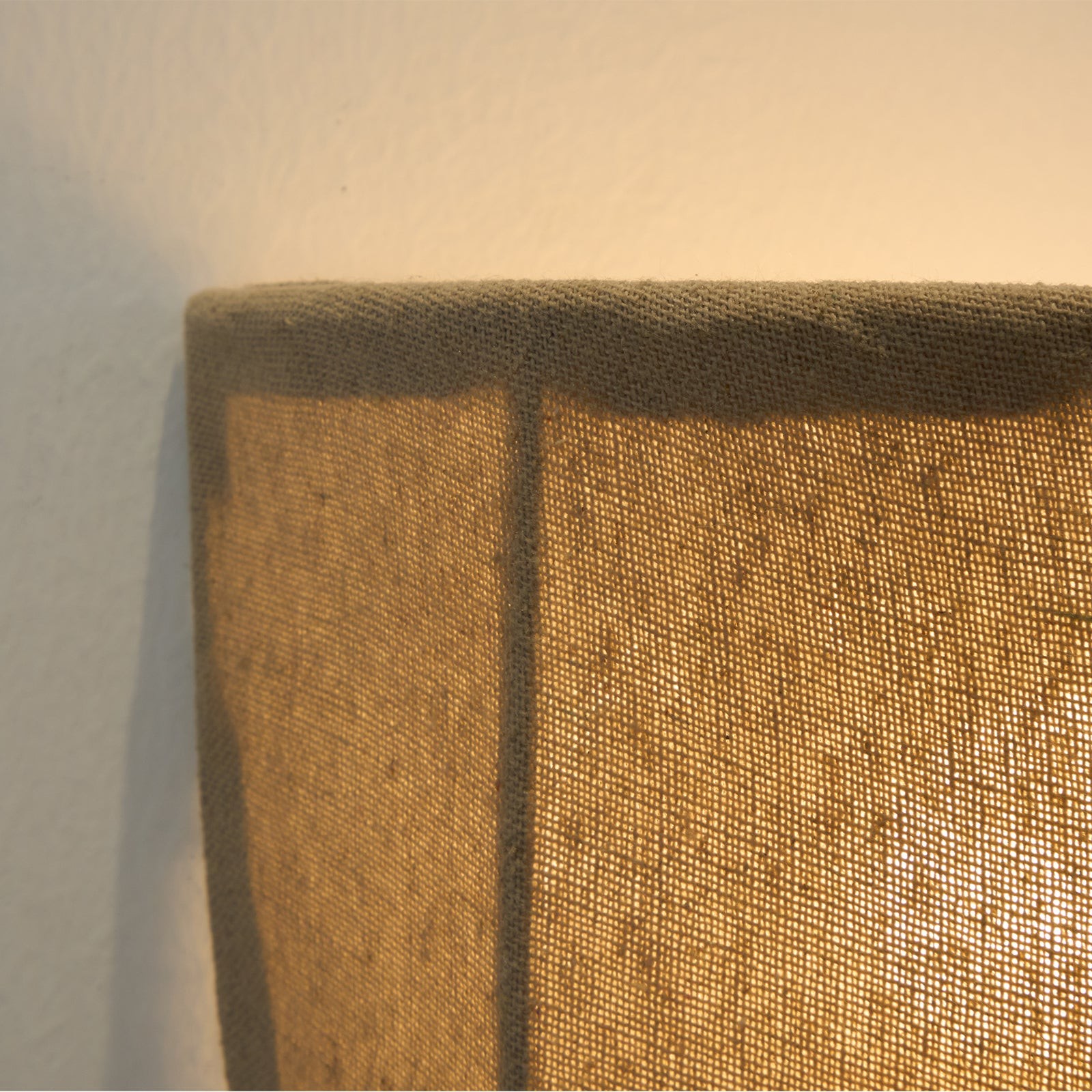 Fablune linnen wandlamp - moderne wandlamp met stoffen kap en textuur voor de woonkamer HL1134