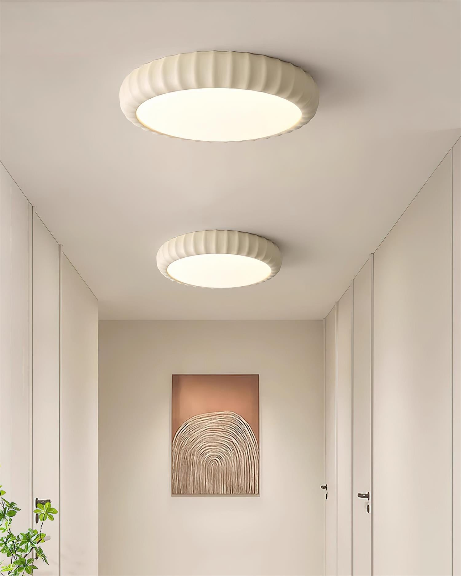 Eenvoudige crèmekleurige ronde plafondlamp met golven HL572