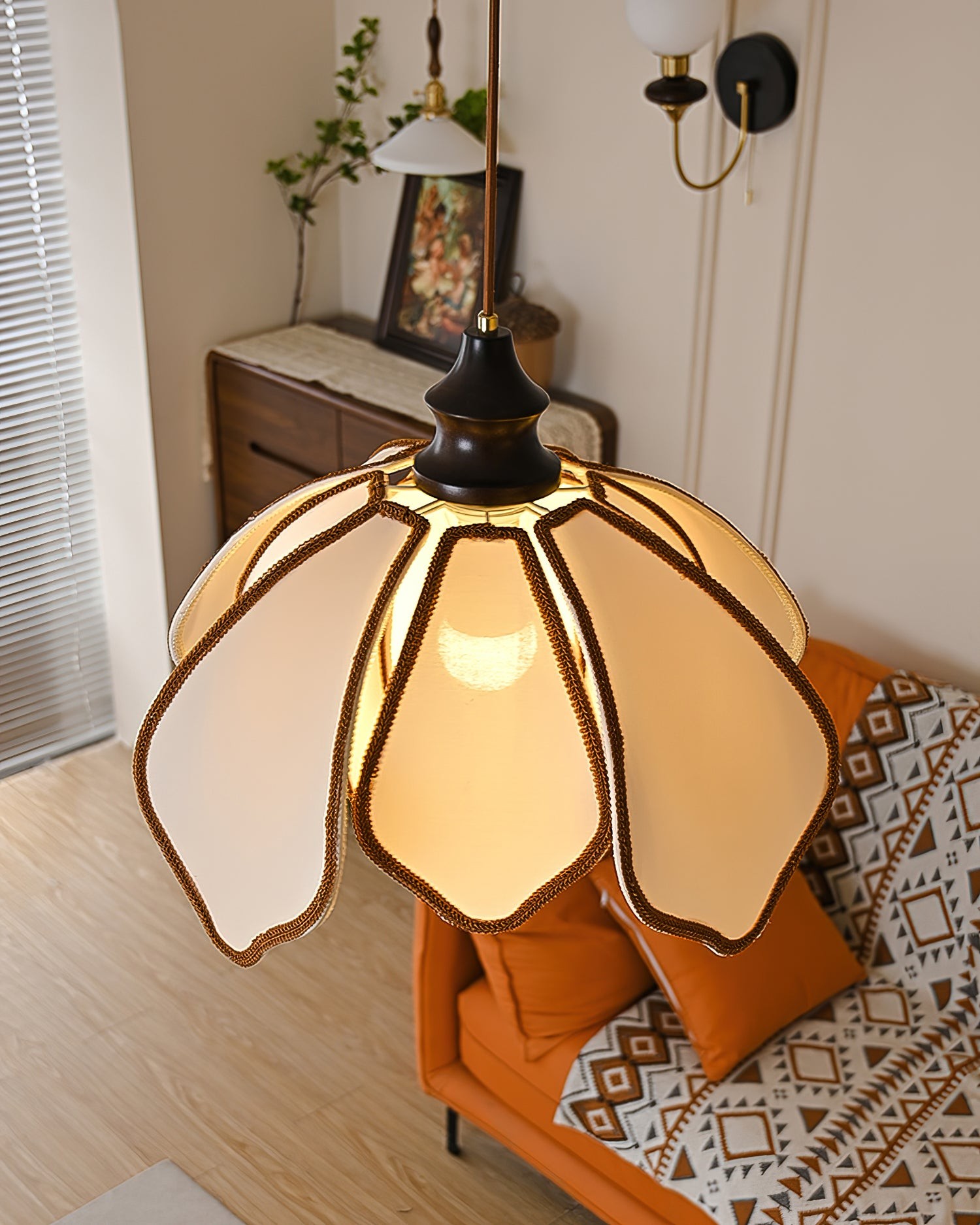 Vintage crèmekleurige bloemblaadjes hanglamp HL633