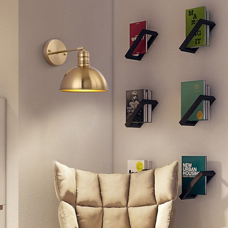 Moderne, eenvoudige, kegelvormige wandlamp met één lichtpunt van geplateerd messing, HL1412