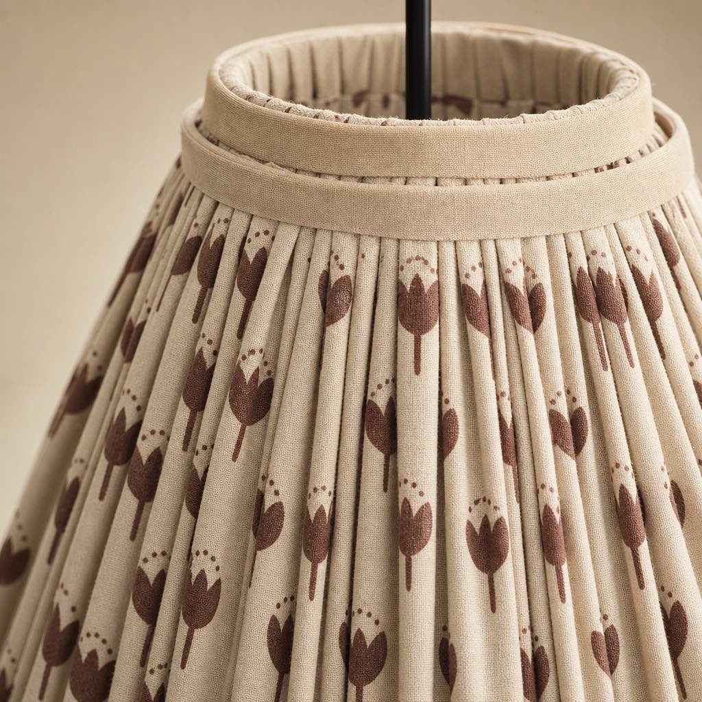 Solmire Decoratieve Hanglamp met Bloemenprint en Stoffen Bekleding - Metalen Accent Hanglamp voor Woonkamer en Eetkamer HL3561