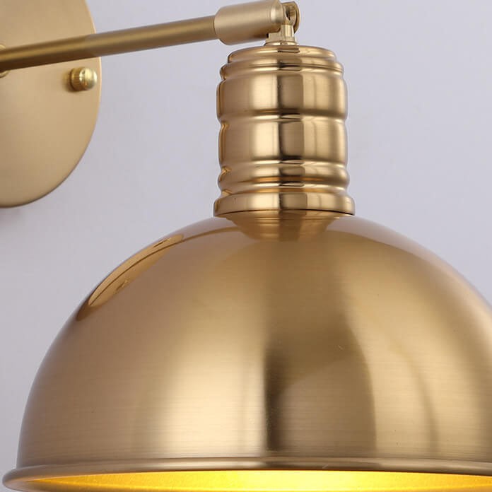 Moderne, eenvoudige, kegelvormige wandlamp met één lichtpunt van geplateerd messing, HL1412