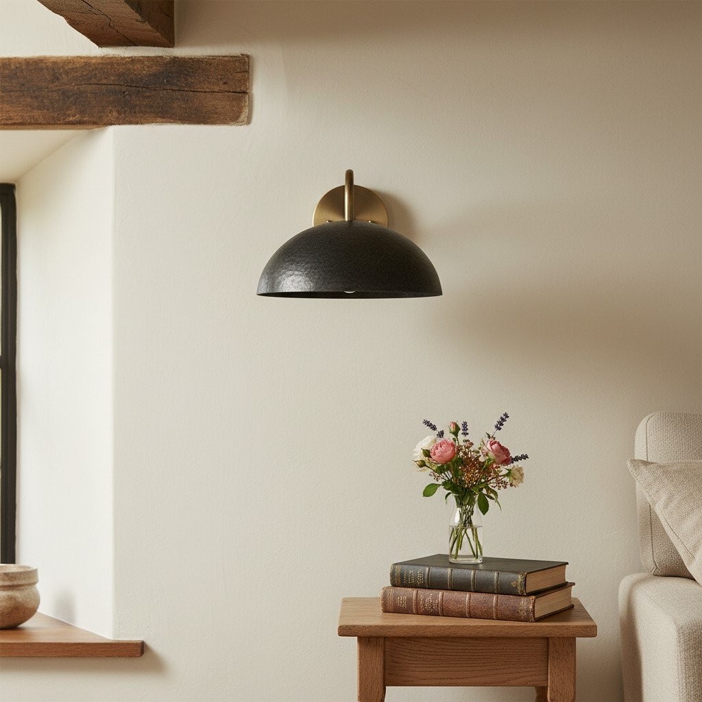 Curva Metalen Industriële Wandlamp - Gebogen Messing Arm - Gehamerde Koepellamp HL1770