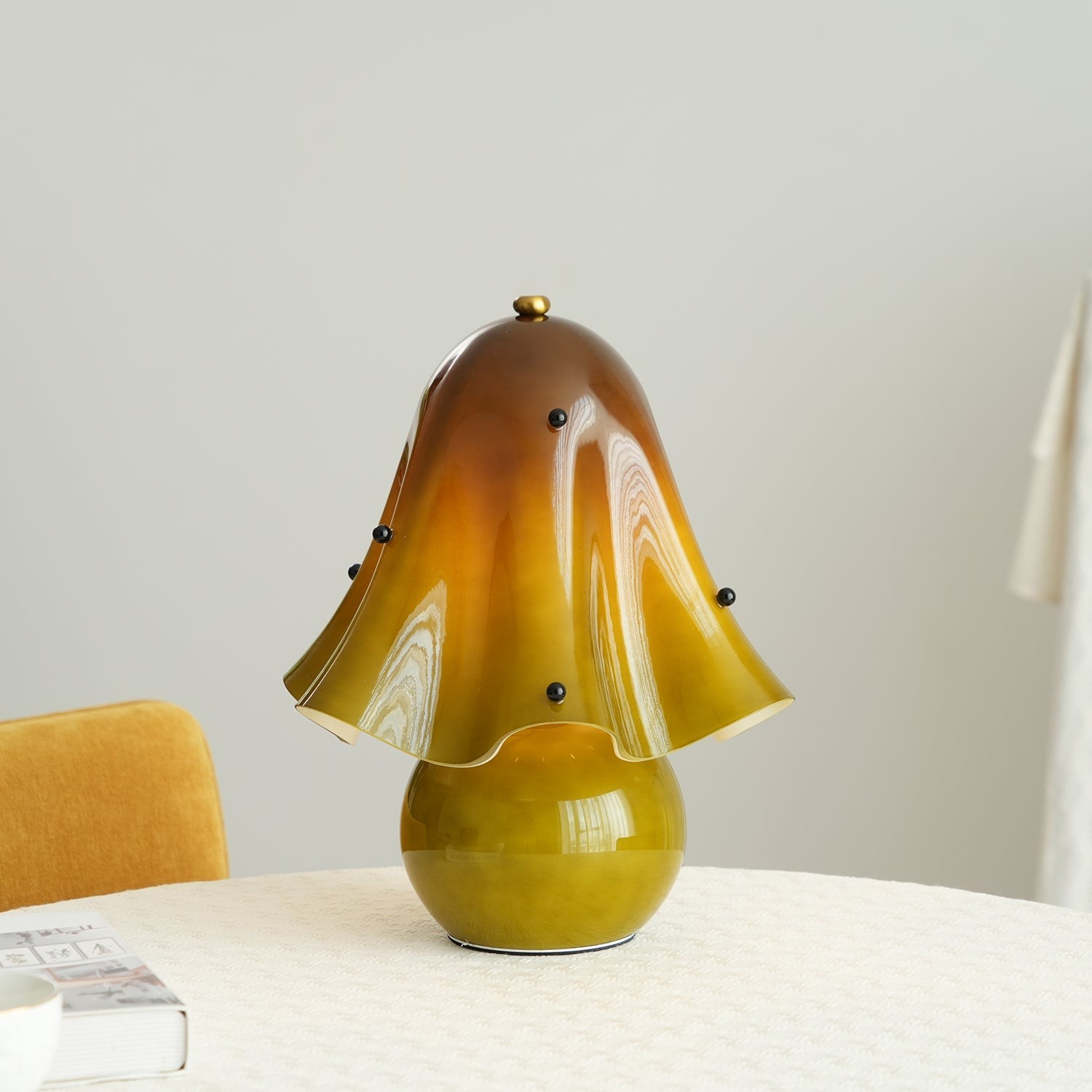 Bellina Decoratieve Tafellamp - Sculpturale Klokvormige Bloemvorm HL1644