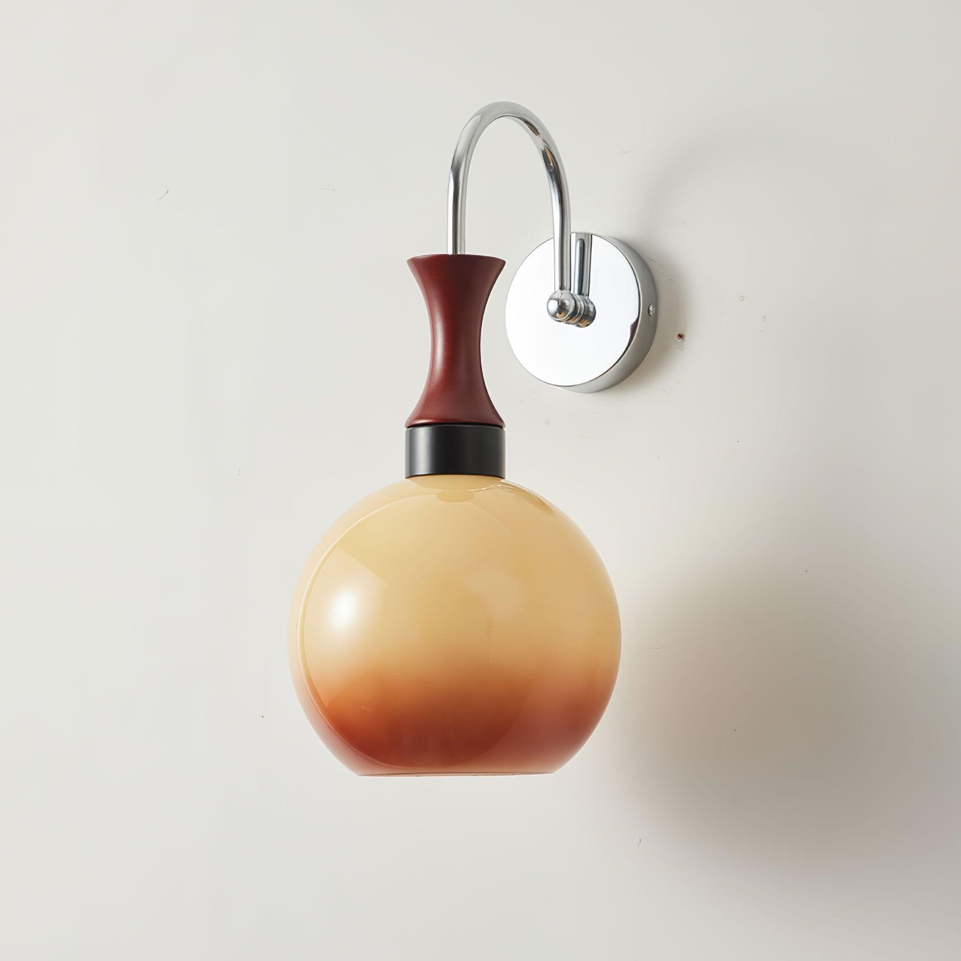 Bolvormige gele wandlamp HL649