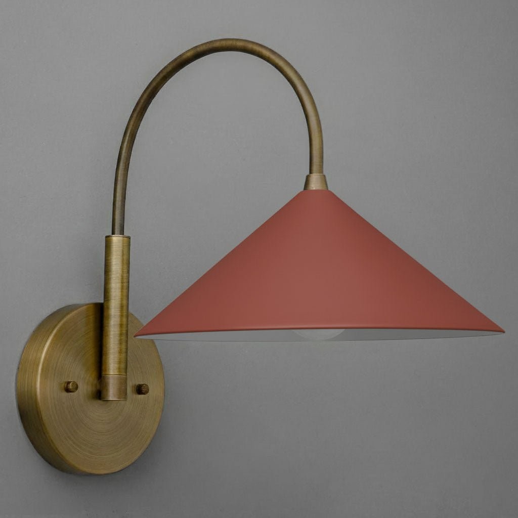 Curva Metalen Vintage Wandlamp - Elegante Kegelvormige Kap voor Slaapkamers HL1756