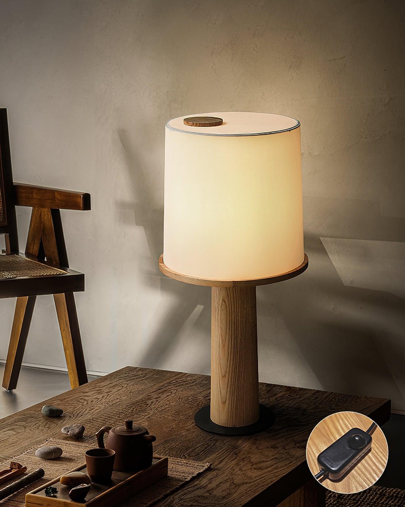 Modieuze licht- en schaduwfles tafellamp HL579