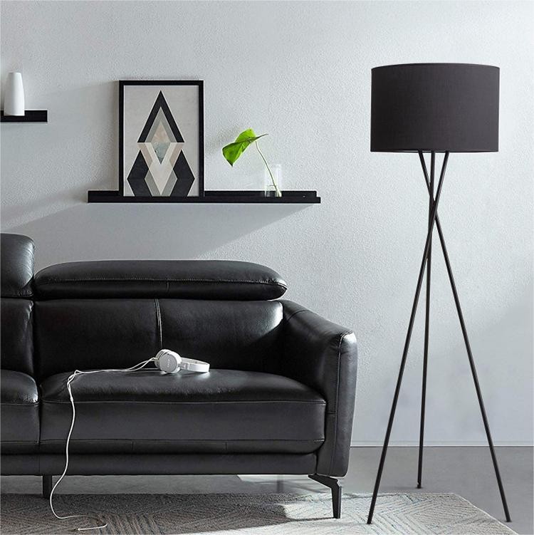 Uptown zwarte driepoot vloerlamp