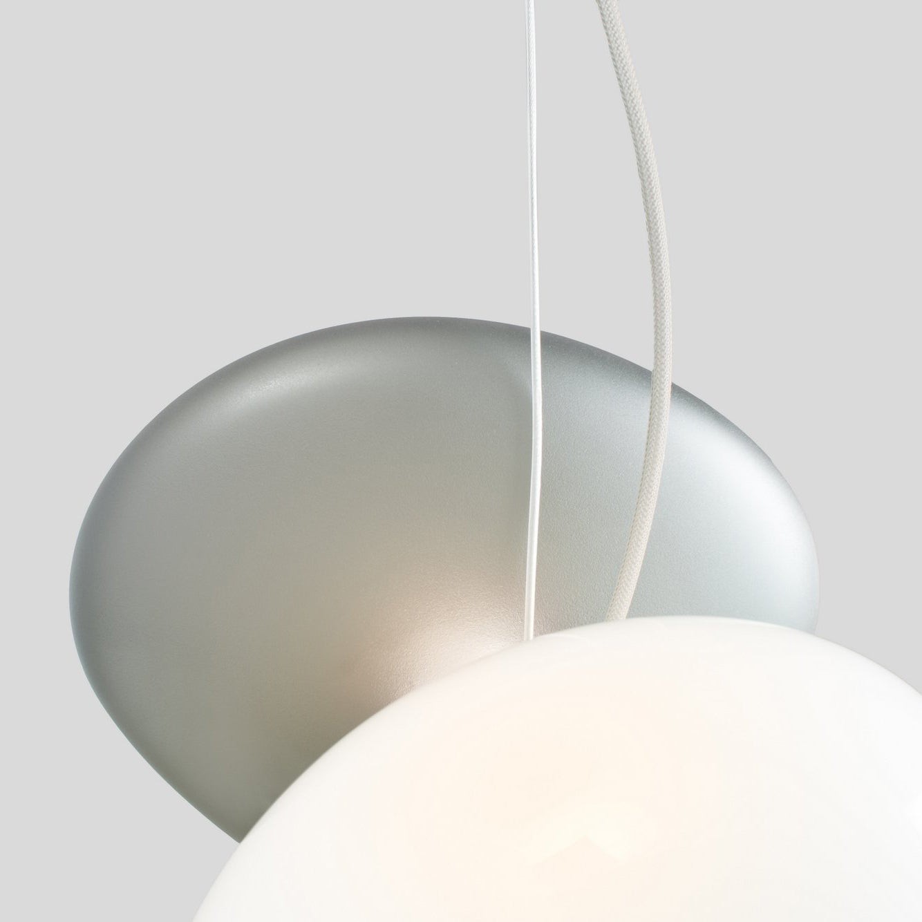 Doorschijnende hanglamp van matglas HL867