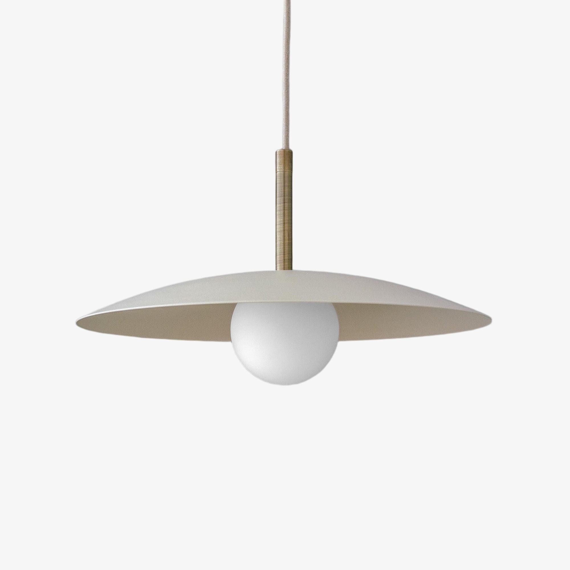 Curva metalen minimalistische hanglamp - moderne accentschijfkap van messing HL1764