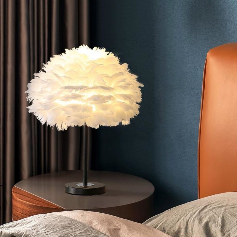 Moderne pluizige Feather tafellamp voor slaapkamer HL09