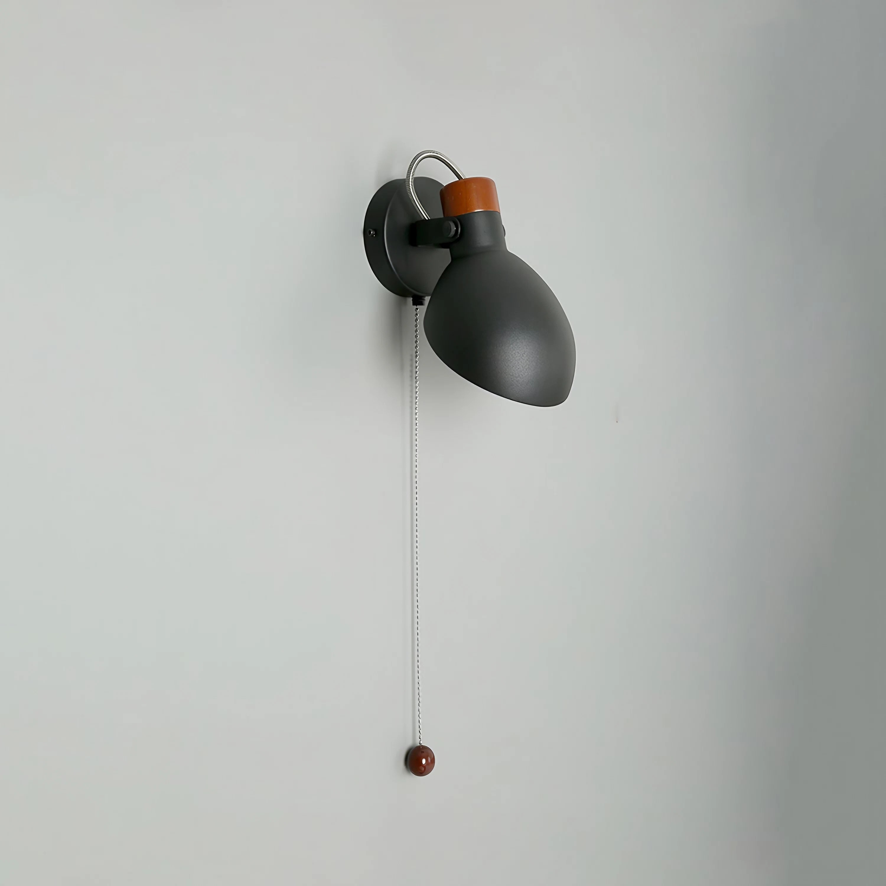 Scandinavische draaibare metalen houten wandlamp HL74
