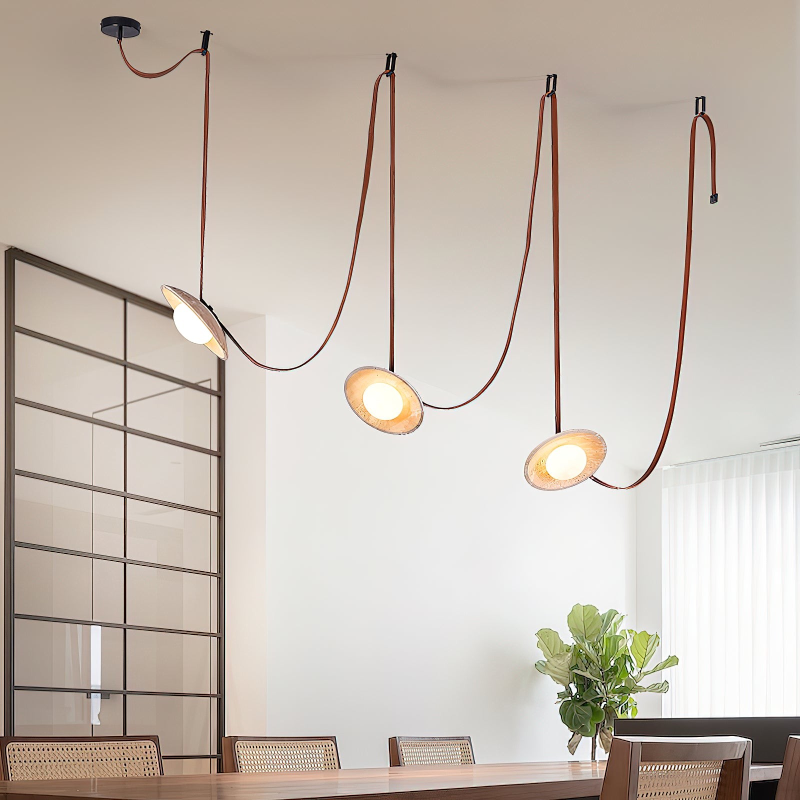 Hanglamp van leer met Light Rail-design HL3241
