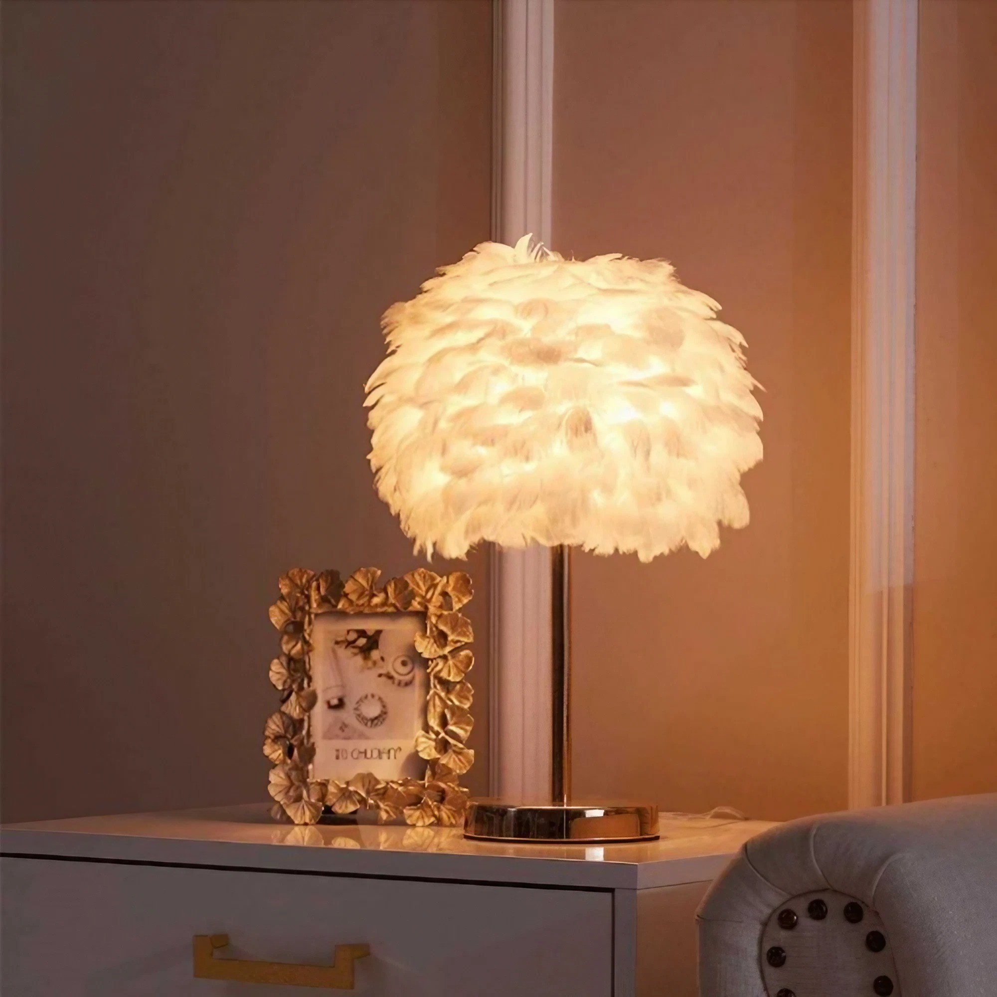 Moderne pluizige Feather tafellamp voor slaapkamer HL09