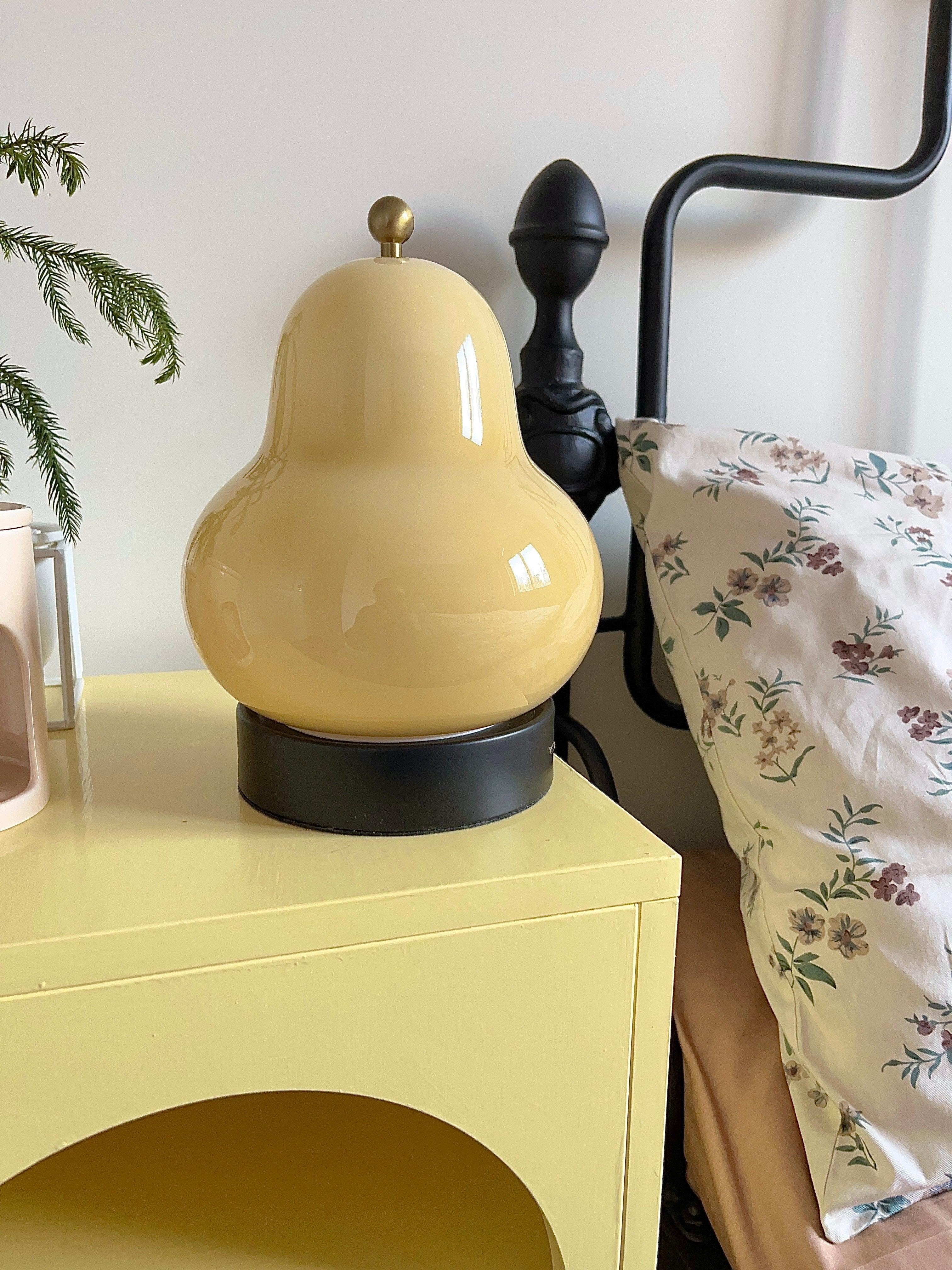 Schattige peervormige tafellamp HL629